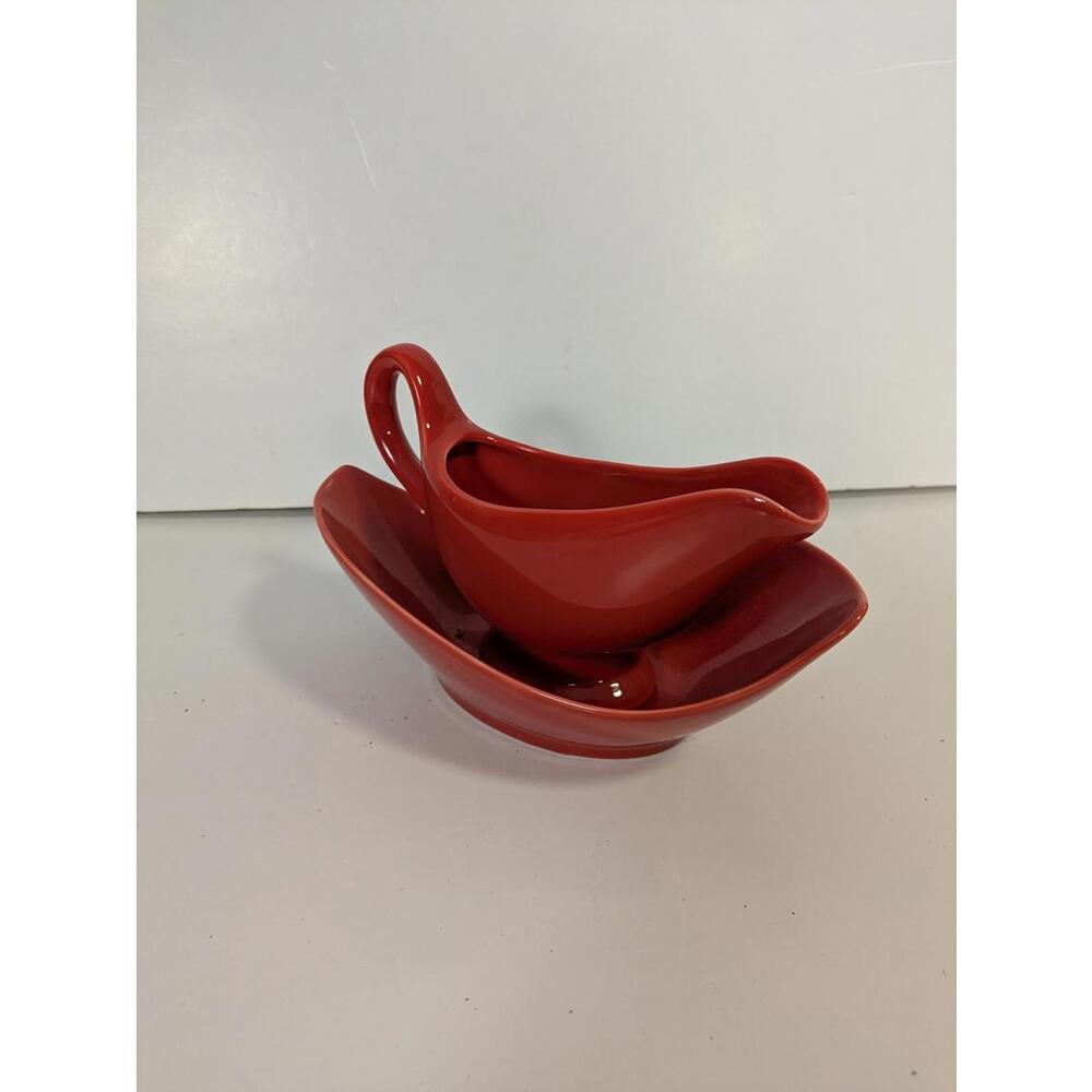 Red Ceramic Gravy Boat with Attached Underplate – Modern Serveware